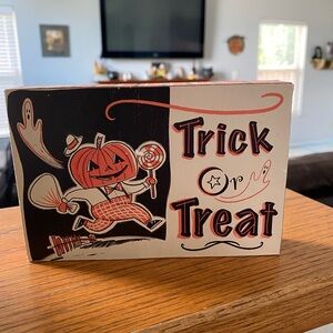 Halloween Trick or Treat Sign